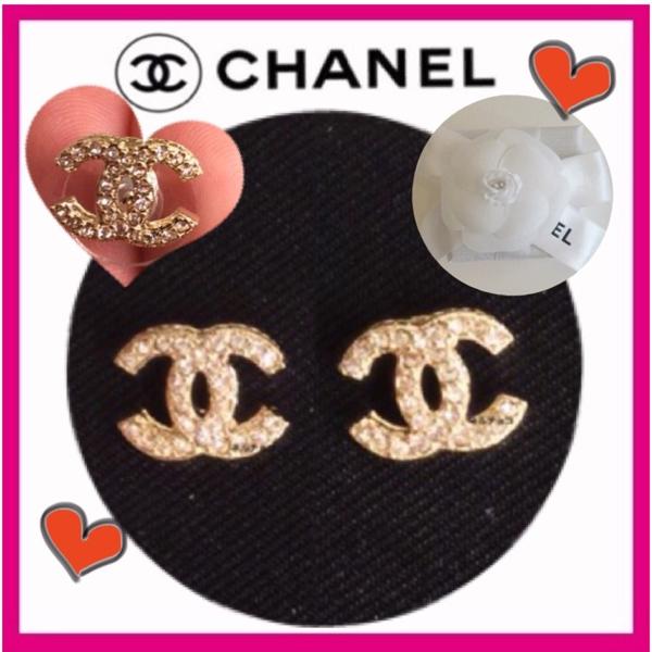 2016新作 《希少小さめでキュート》CHANEL シャネルスーパーコピー ラインストーンCCピアス　ゴールド金具6110879